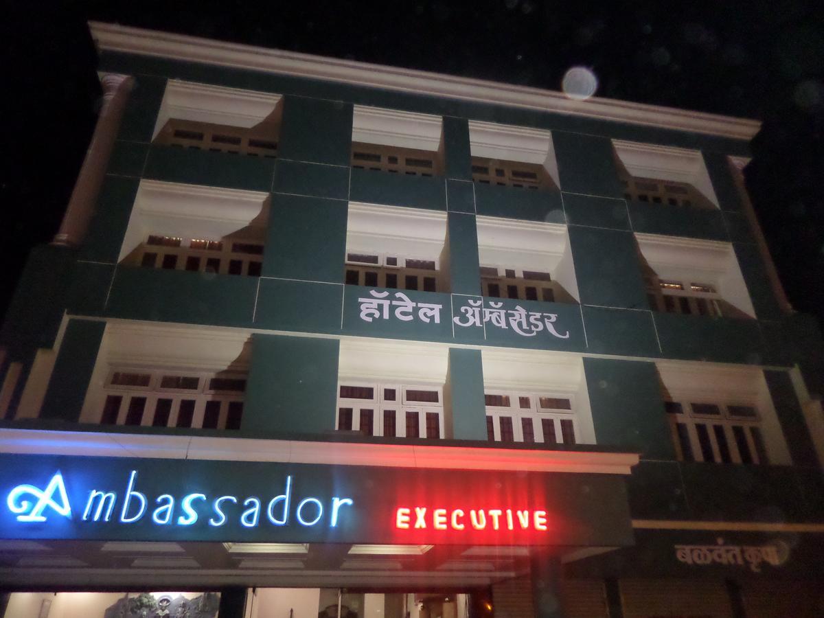 Hotel Ambessador Executive Solapur Esterno foto