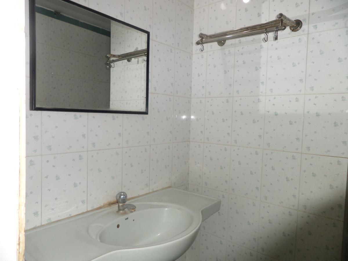 Hotel Ambessador Executive Solapur Esterno foto